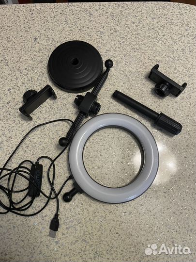 Лампа настольная с держателями для телефона