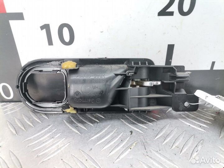 Ручка внутренняя передняя левая Volkswagen Golf 4