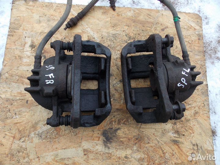 Суппорта передние Mitsubishi Space Star/Carisma