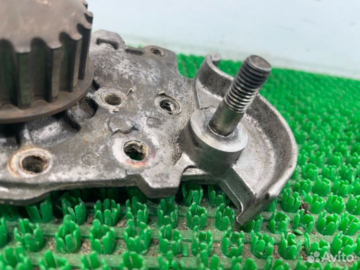 Помпа Renault Logan 1 K7J 2012