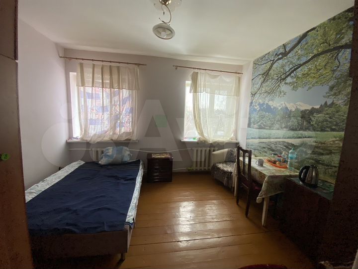 Комната 16 м² в 6-к., 2/2 эт.