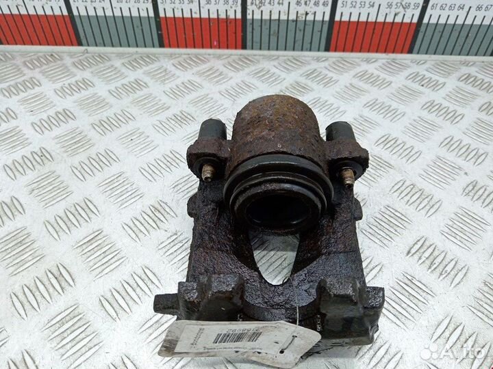 Суппорт передний правый для Audi A3 8P 1K0615124D