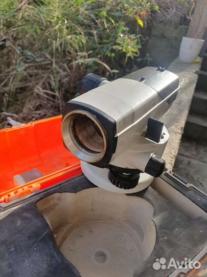 Нивелир оптический