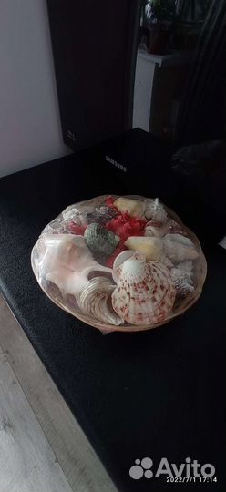 Набор ракушек в корзинке