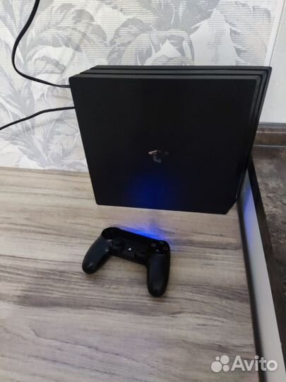 Sony PS4 pro 1tb, CUH-7208B