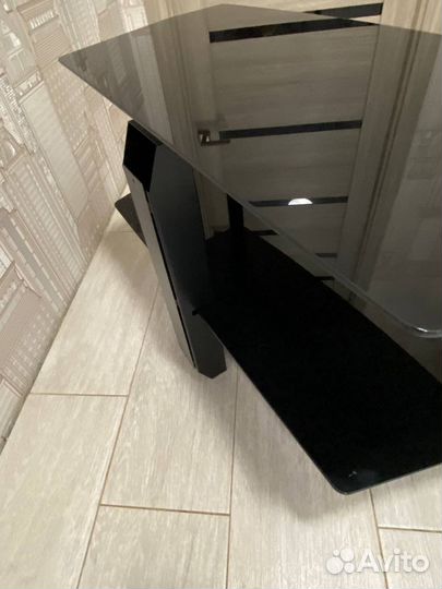 Стеклянная тумба под тв