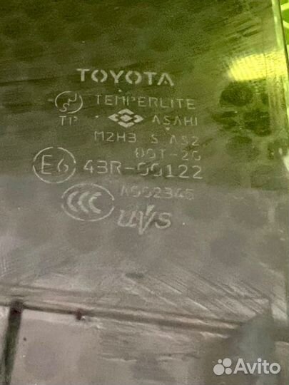 Боковое стекло заднее левое Toyota Land Cruiser