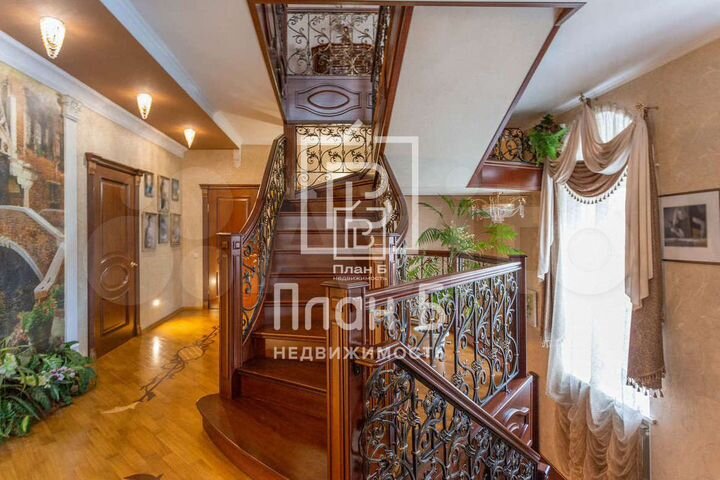 Дом 268 м² на участке 2 сот.