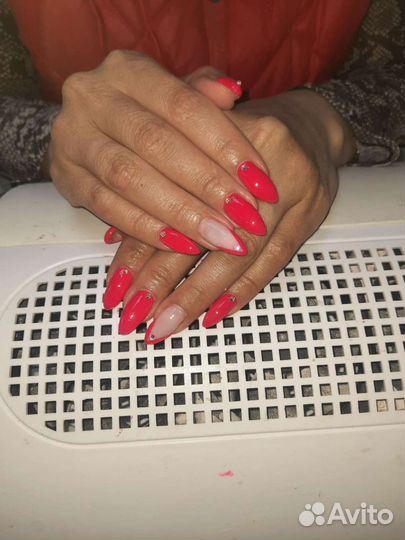 Маникюр и педикюр