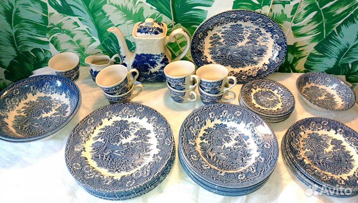Английский винтажный фаянсовый столовый сервиз