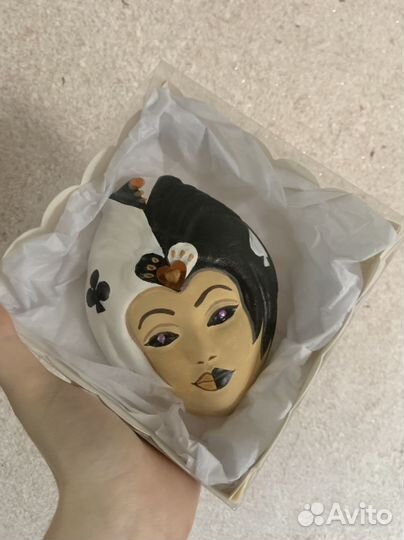 Маска декоративная на стену