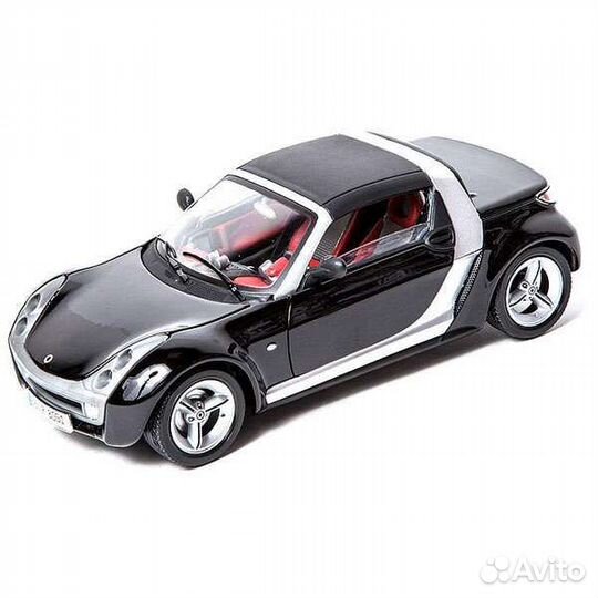 Коллекционная модель Smart Roadster 1:18