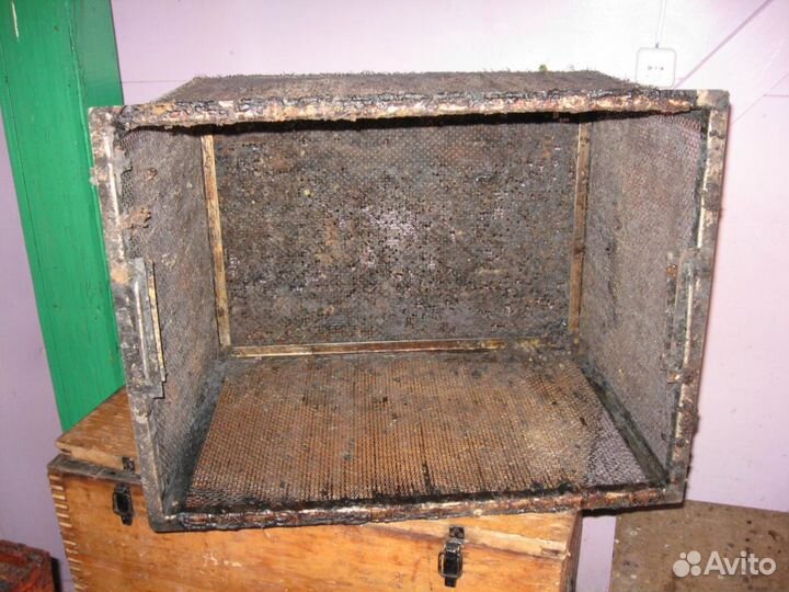 Воскотопка электрическая и др. пчеловод. приспособ