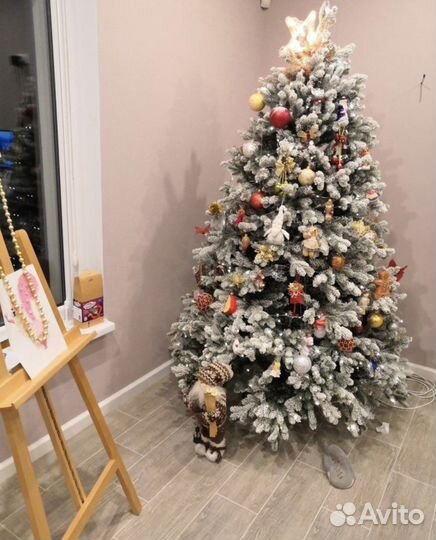 Елка искусственная заснеженная