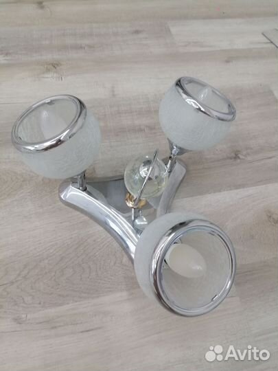 Продам люстру