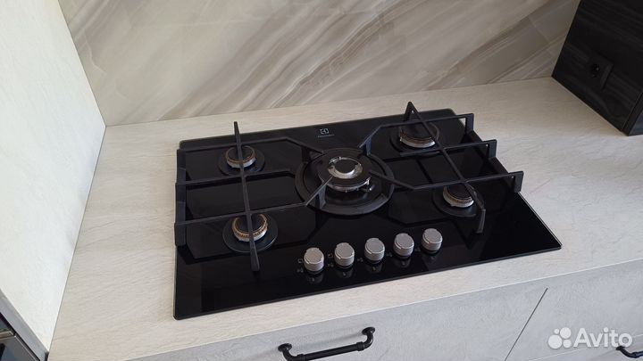 Газовая варочная панель Electrolux 5 конфорок