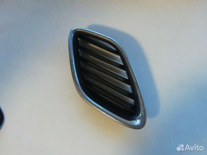 Решетка радиатора saab 9 3 правая 2002 - 2008 гв