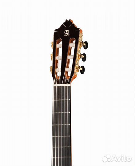Классическая гитара Alhambra 4.618 9P CW E8 Classi