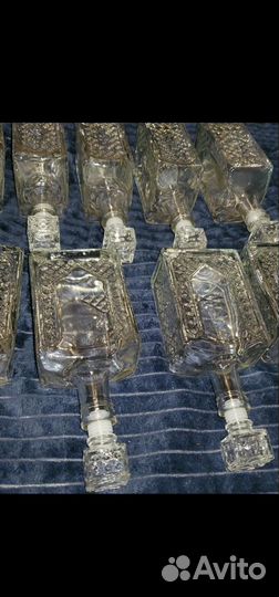 Стеклянные графины 0.5 литра. С плотной пробкой