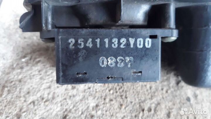 Блок управления запуском Nissan presea p10