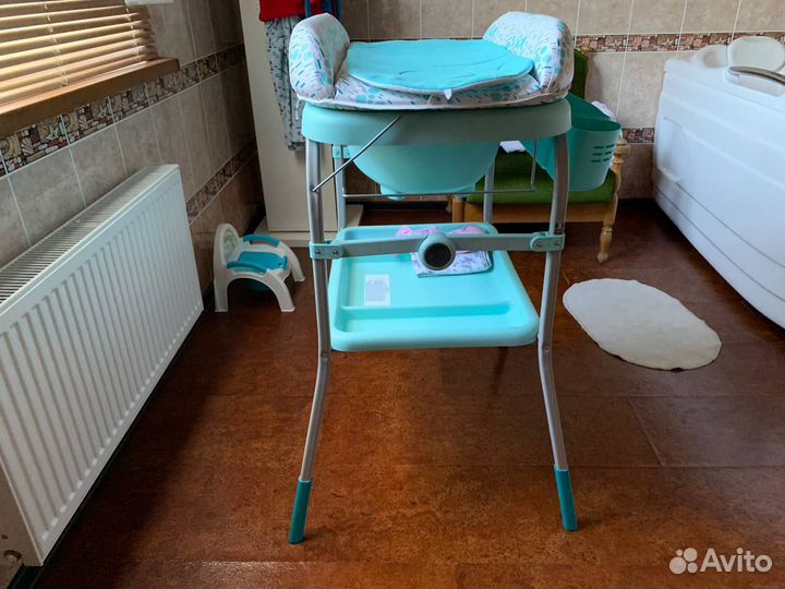 Пеленальный столик с ванночкой Chicco