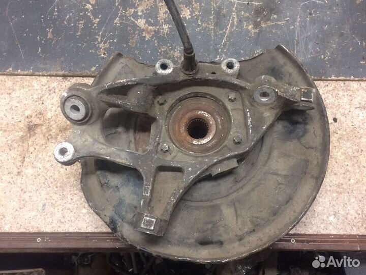 Кулак задний(цапфа) правый W211