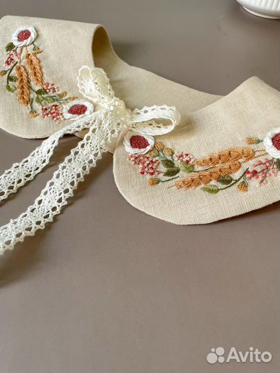Воротничок с вышивкой на заказ