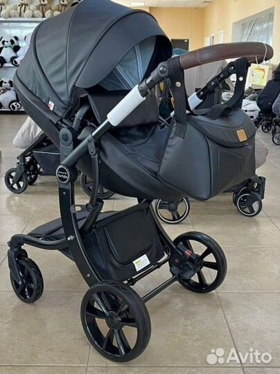 Коляска 3 в 1 с автолюлькой