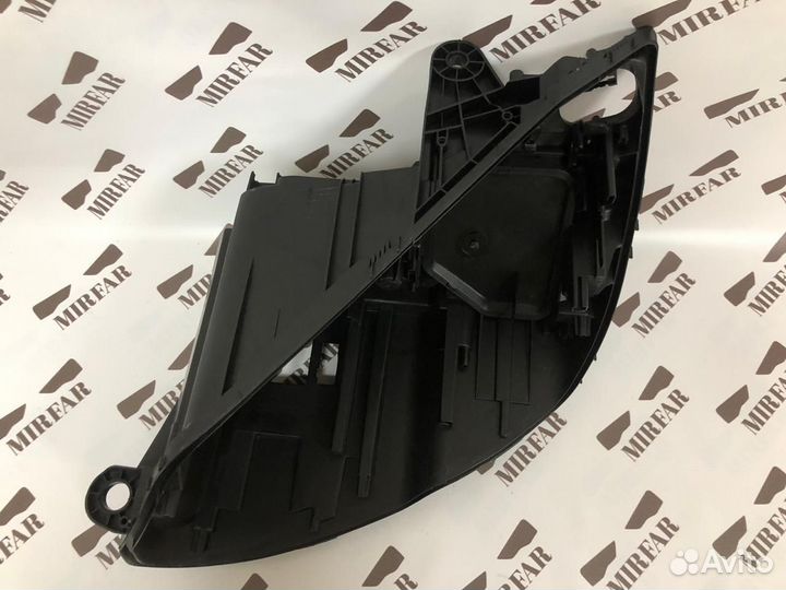 Левый корпус фары Mercedes-Benz C klasse w205