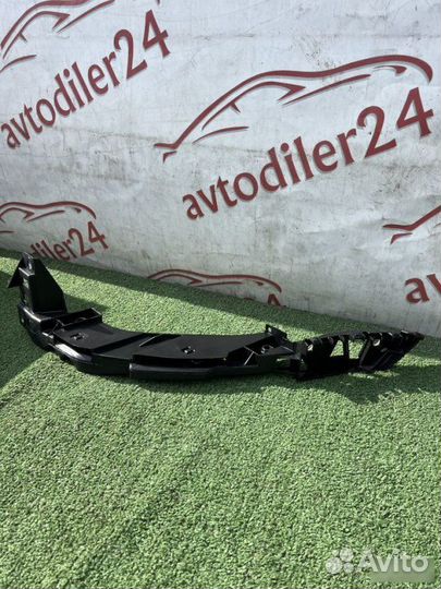 Кронштейн фары передний левый Volkswagen Polo 612