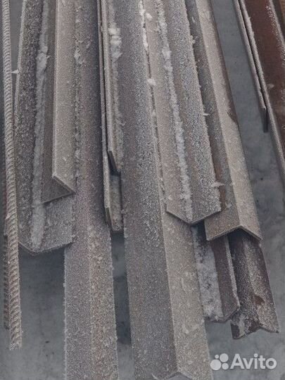 Уголок металлический