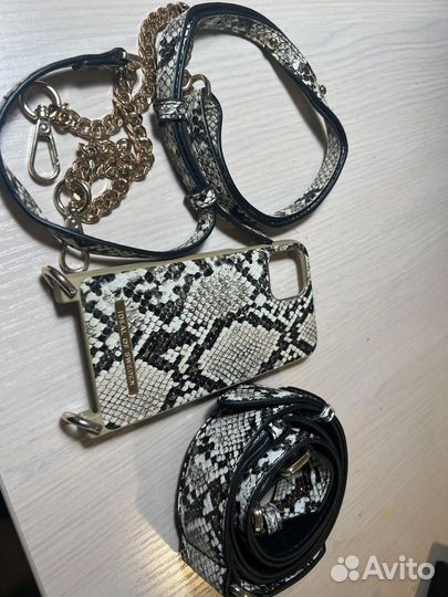 Чехол на iPhone 11