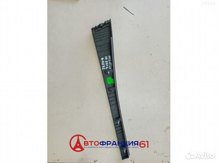 Накладка парприза, 682110001R renault megane 3, 30