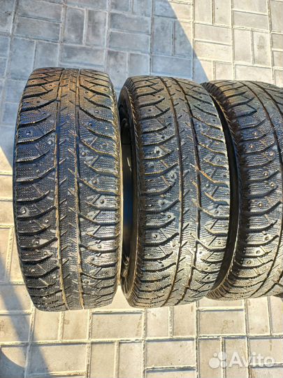 Bridgestone Ice Cruiser 7000 195/65 R15 94Q