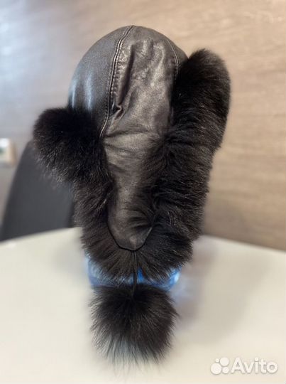 Шапка ушанка кожаная с песцом
