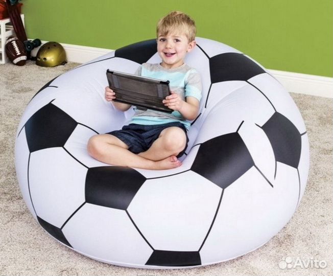 Надувное кресло Intex Футбольный мяч 108х110х66 см