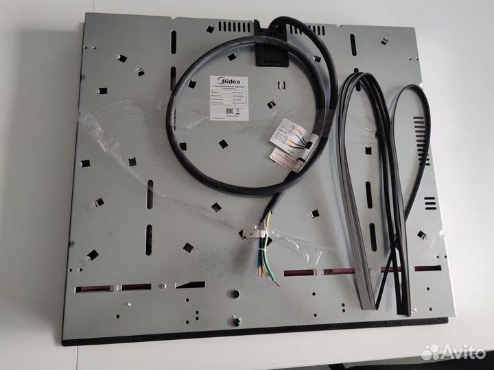 Встраиваемая электрическая панель Midea MCH 63557