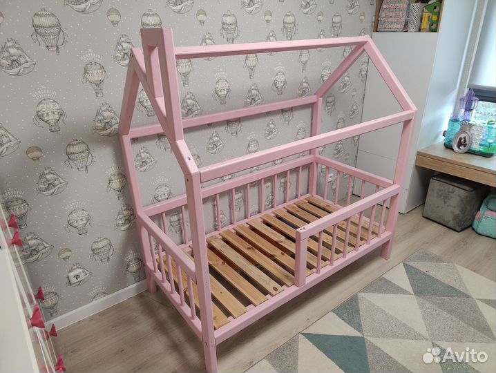 Детская кровать домик