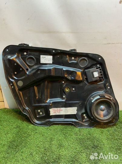 Стеклоподъемник передний левый Mercedes-Benz