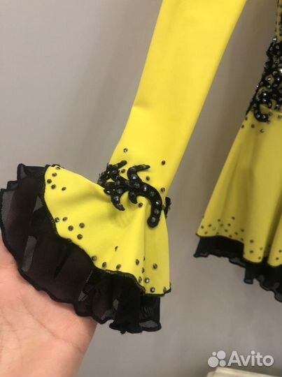 Костюм для выступления фигурного катания