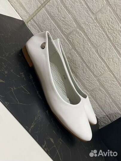 Балетки белые 39