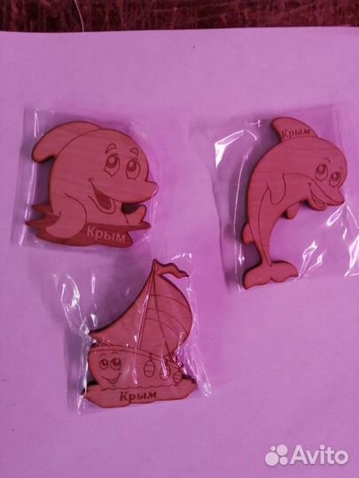 Магниты на холодильник из дерева