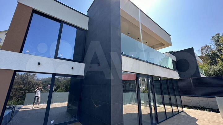 Дом 296 м² на участке 5 сот.