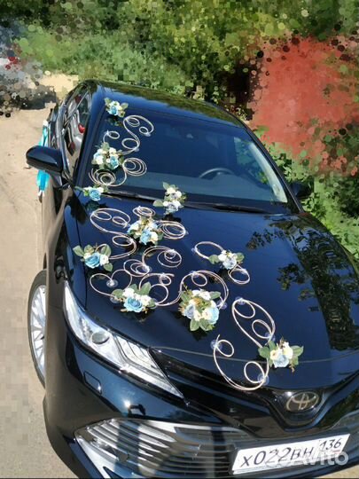 Свадебное украшение на машину