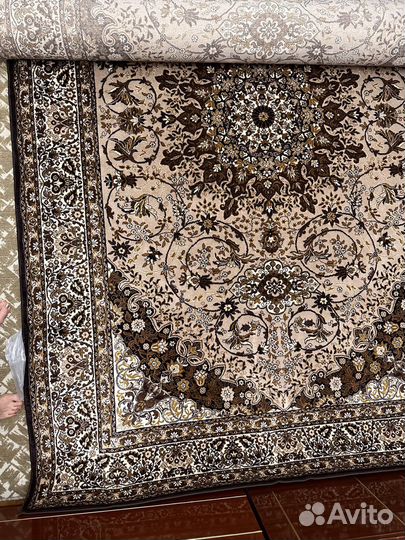 Ковер шерстяной новый