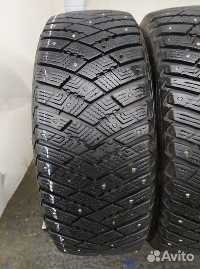 Goodyear Ultragrip Ice Arctic 215/60 R16 98W