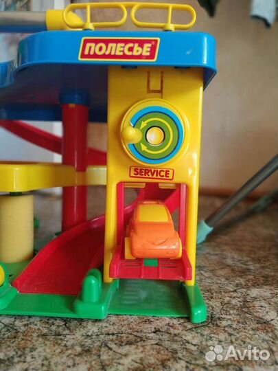 Парковка Полесье