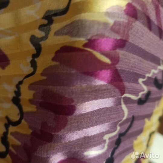 Отрезы ткани разной