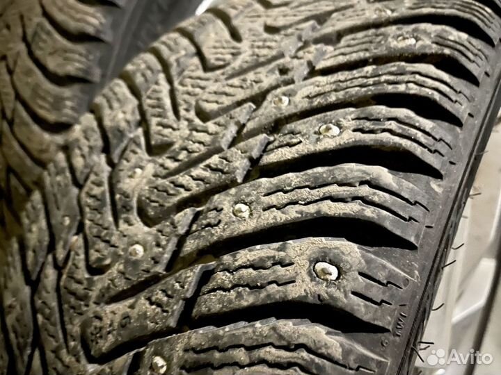 R17 Nokian Tyres Hakkapeliitta 8 225/45, PCD 5x112 DIA 57.1