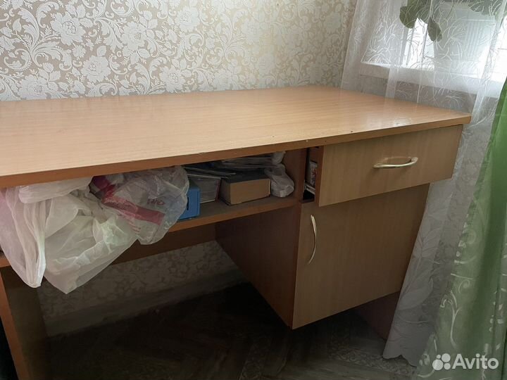 Письменный стол